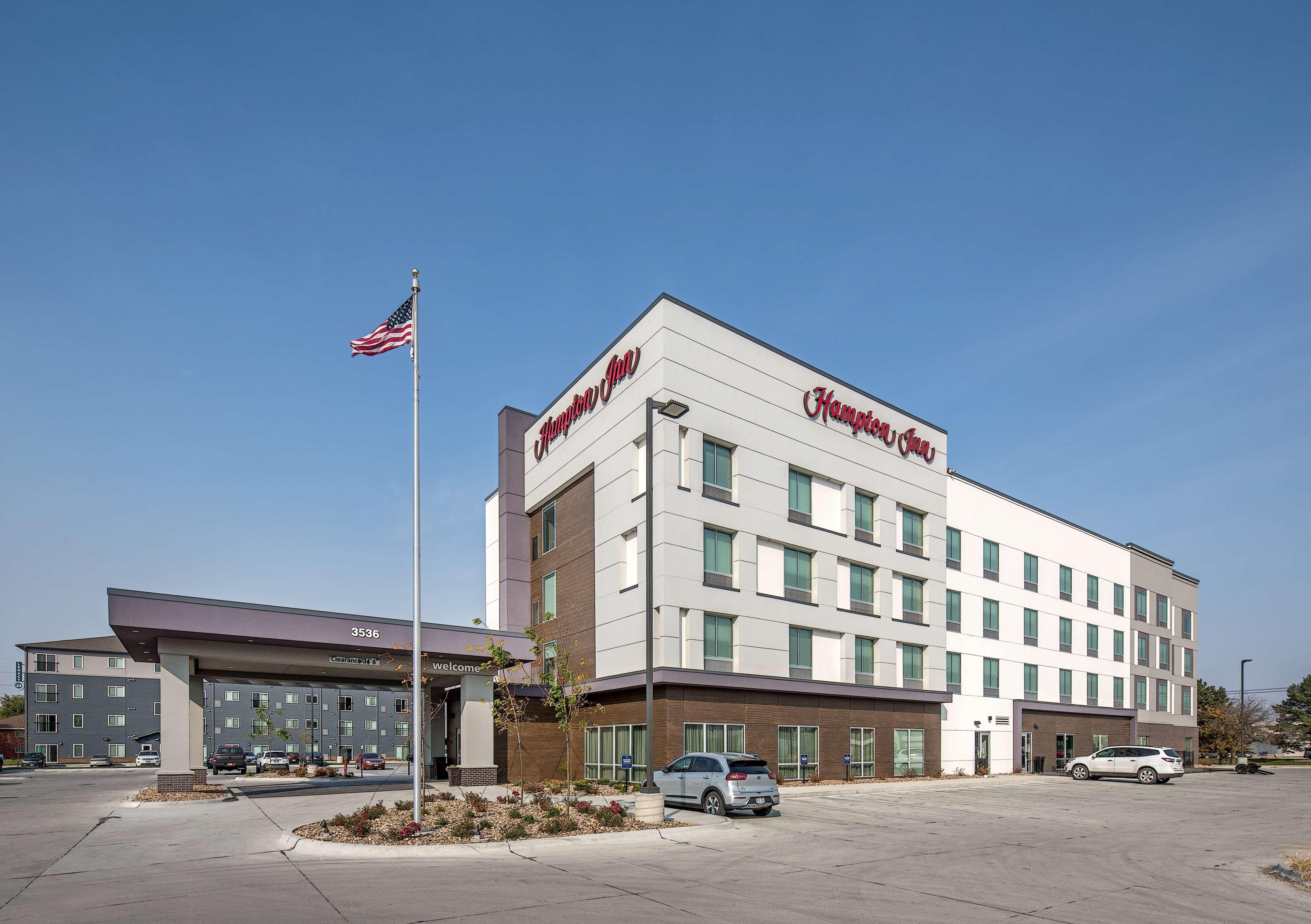 Hampton Inn Columbus Exterior photo